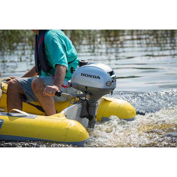 Honda BF2.3 HP Portable 4-Stroke Outboards image number 3