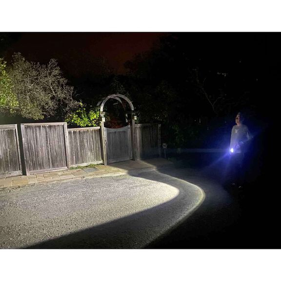 Rechargeable Combo Spotlight and Lantern 700 Lumen with USC Device Charging Port image number 6