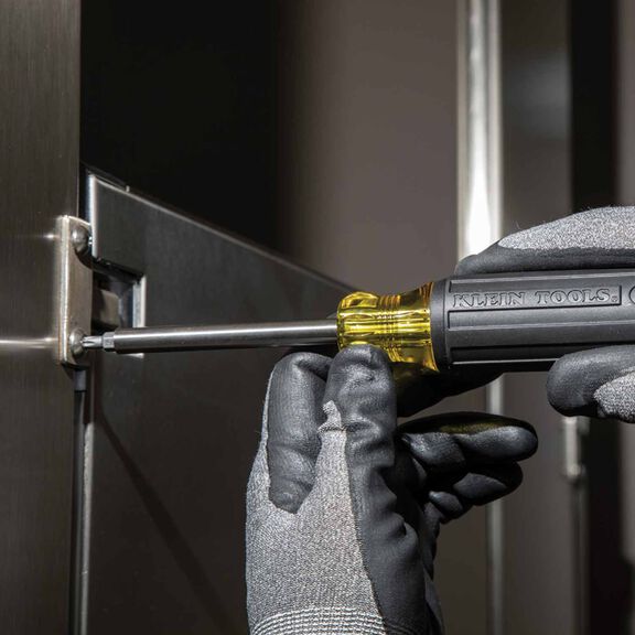 27-in-1 Multi-Bit Tamperproof Screwdriver image number 3