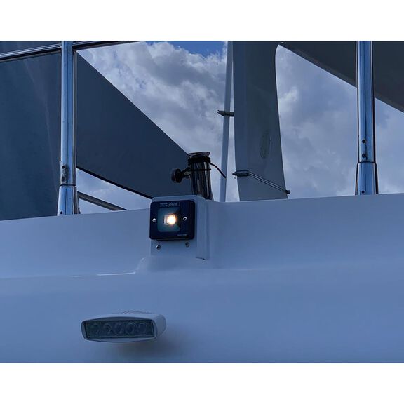 OGM Series LX2 Vertical Surface Mount LED Stern Navigation Light image number 2