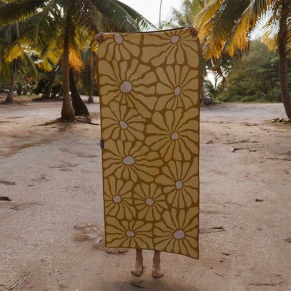 30" x 72 1/2" Original Towel, Lazy Daisy image number 2
