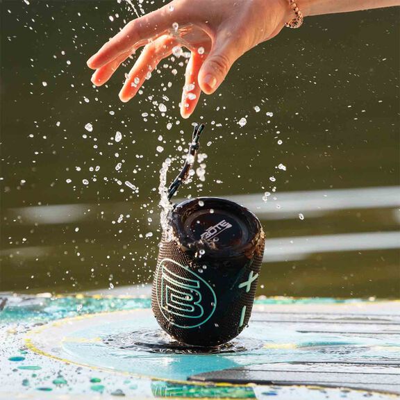 MAGNEBoom Swell Waterproof Speaker image number 2