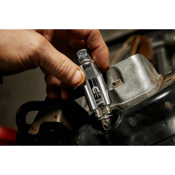 3/8" Drive 13/16" Magnetic Spark Plug Socket image number 3