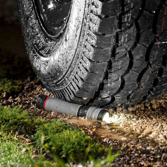 GX20 1200 Lumen Waterproof Flashlight image number 2