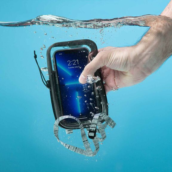RunOff&reg; Waterproof Phone Case image number 8