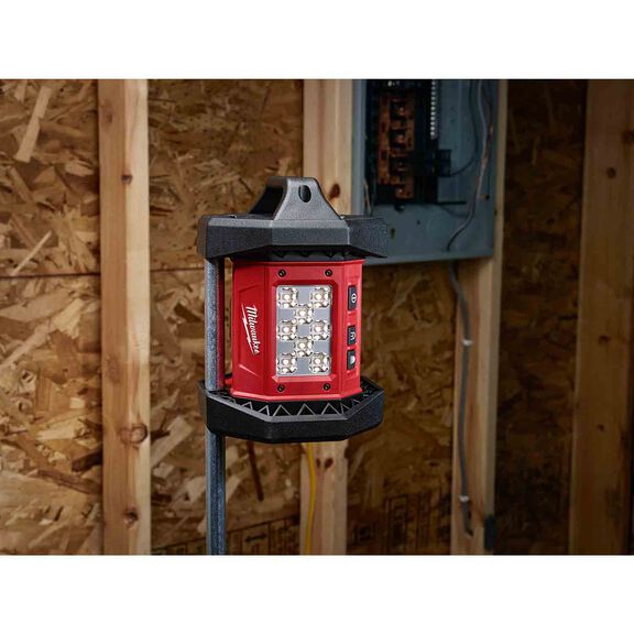 M18&trade; LED Flood Light image number 2