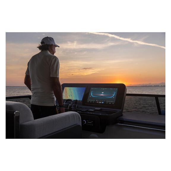 GPSMAP&reg; 9224 Multifunction Display with Navionics+ Charts image number 8