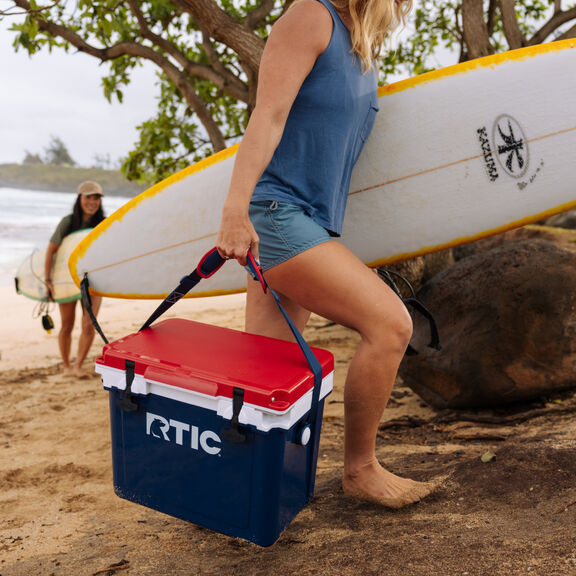 22 Quart Ultra-Light Hard-Sided Ice Chest Cooler, Fits 30 Cans or 8 Wine Bottles, Patriot image number 3