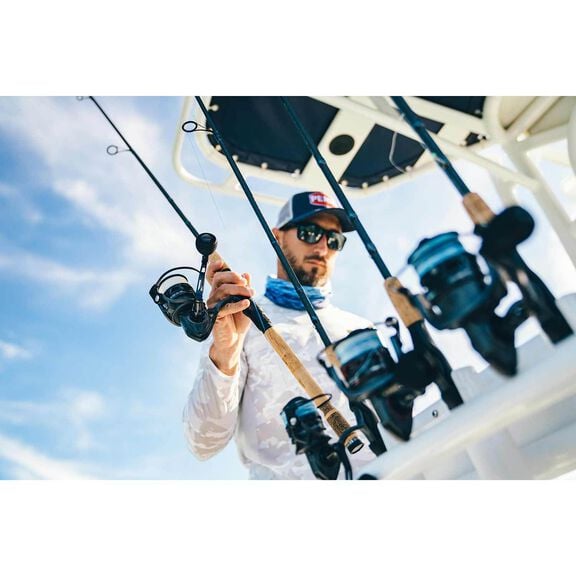 Clash&trade; II 5000 Spinning Reel image number 3