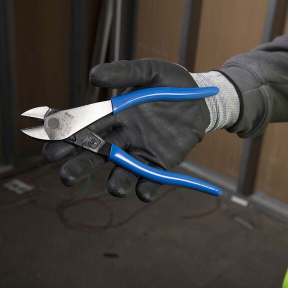 Diagonal Cutting Pliers, Angled Head, 8-Inch image number 3