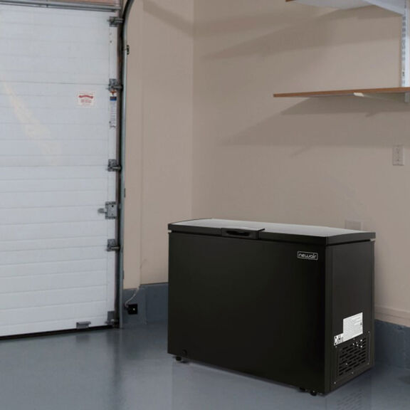 6.7 Cu Ft. Compact Chest Freezer image number 6