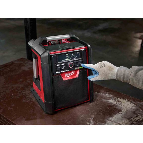 M18&trade; Jobsite Radio/Charger image number 2