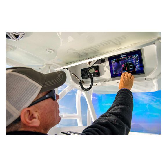 GO9 XSE Multifunction Display with 83/200 Transducer and C-MAP Discover Charts image number 6