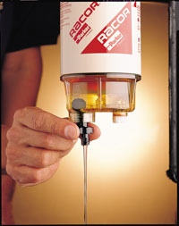 Draining water from a fuel filter/ water separator