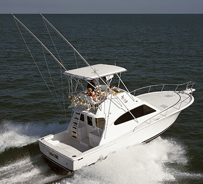 Fishing boat heading to sea