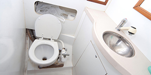 Marine toilet installation
